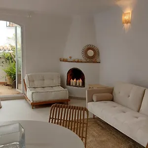 New Boho With Balcony, Private Garden And Communal Pool Holiday home